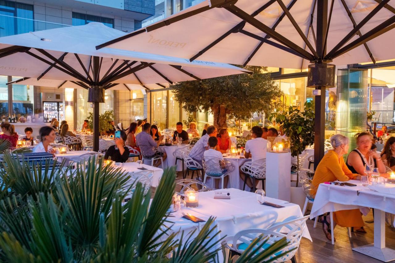 Hotel Opera مامايا المظهر الخارجي الصورة