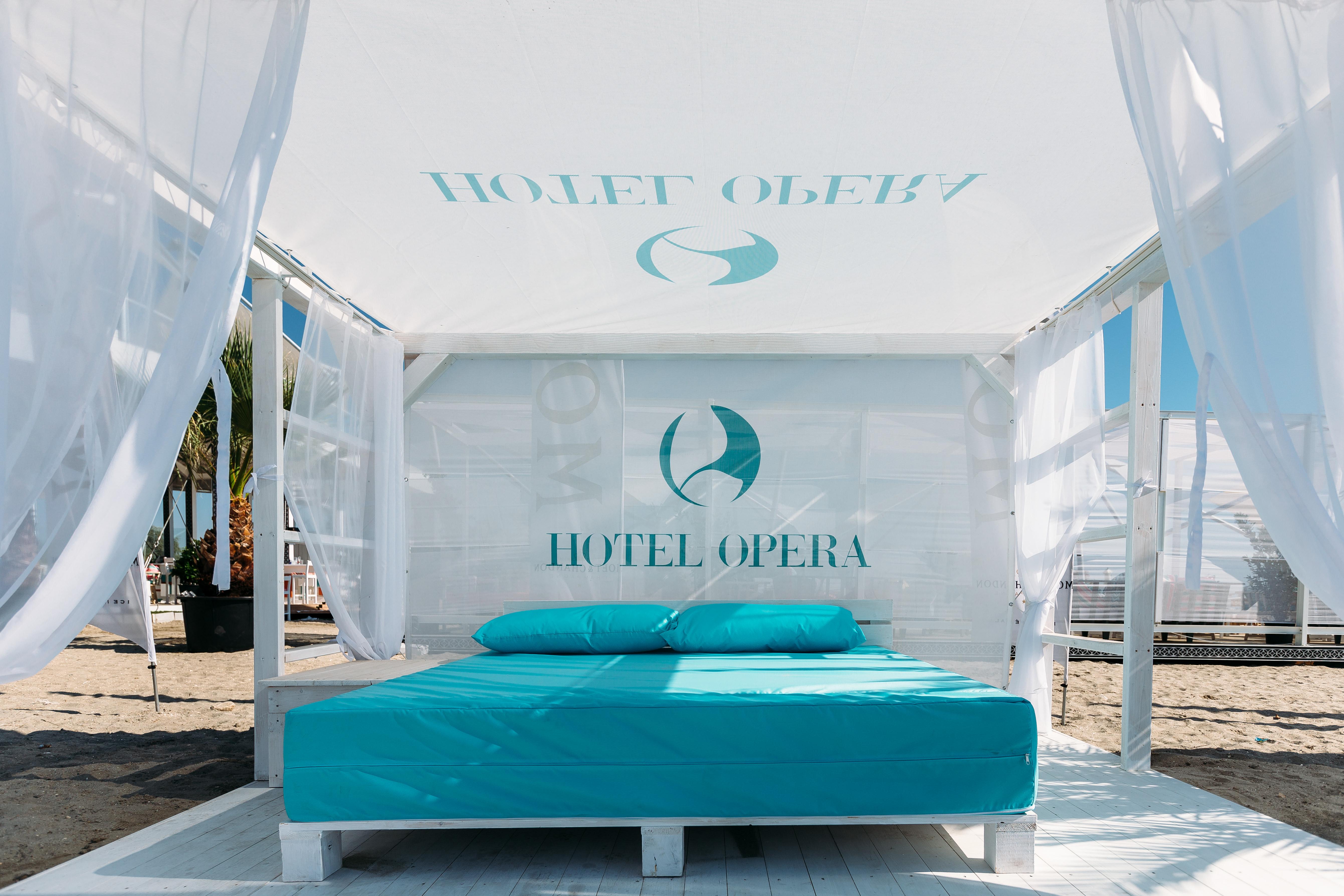 Hotel Opera مامايا المظهر الخارجي الصورة